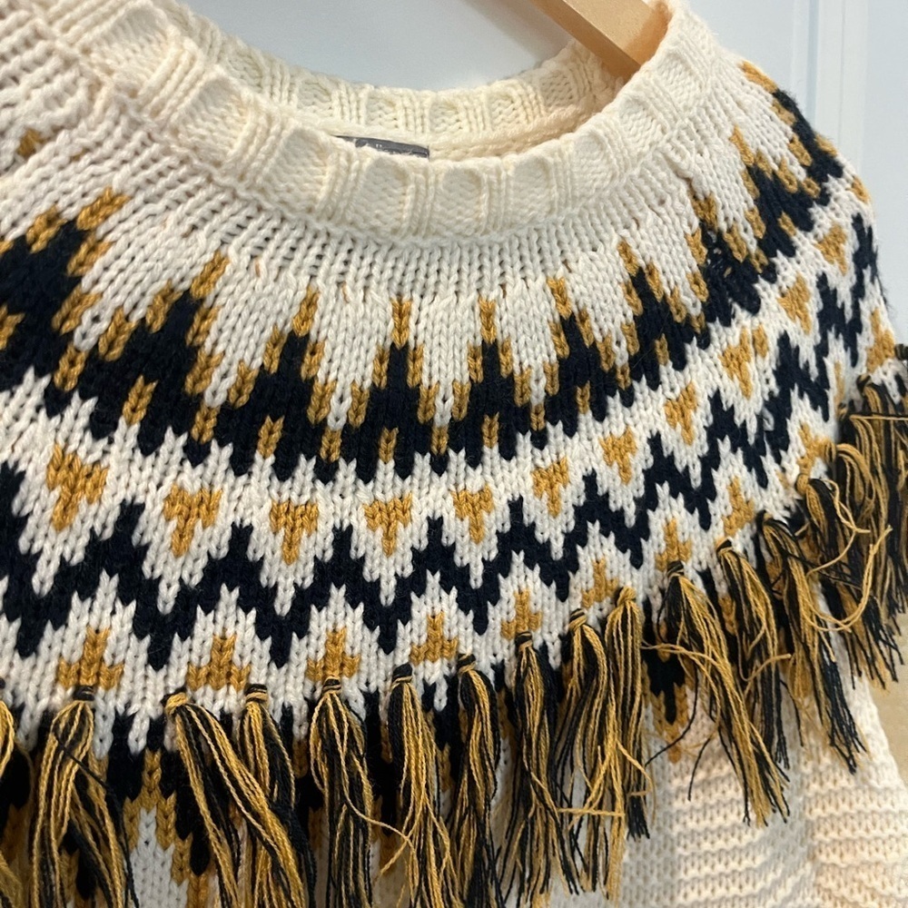 Charlotte Russe Cream and Yellow/blue Knit sweater - Picture 2 of 7